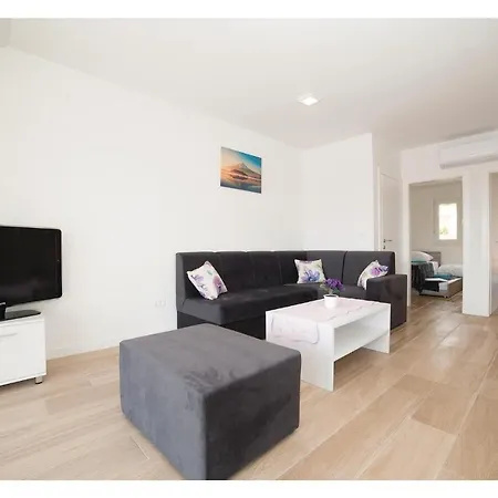 2 Bedroom Amazing In Apartment
